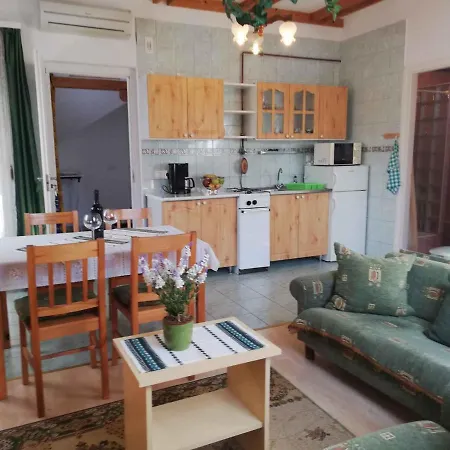 8 Apartment